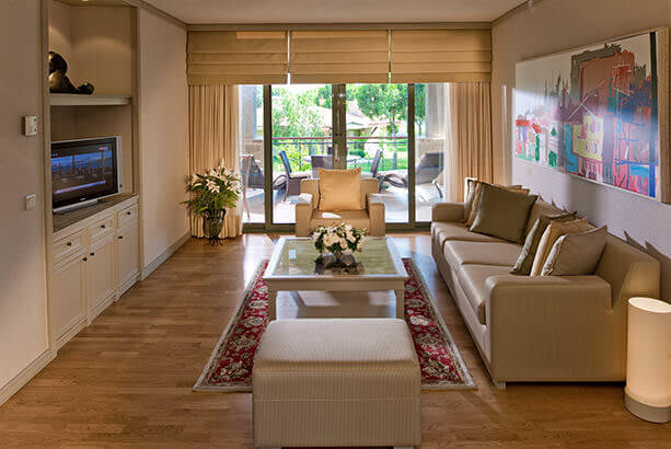 GLORIA VILLA