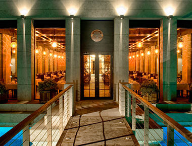 KOMNENOS STEAKHOUSE RESTAURANT