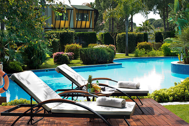 SELECT VILLA
